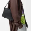 Bolso mensajero militar XS en suave piel de becerro granulada Negro Bolso mensajero militar XS en suave piel de becerro granulada Negro