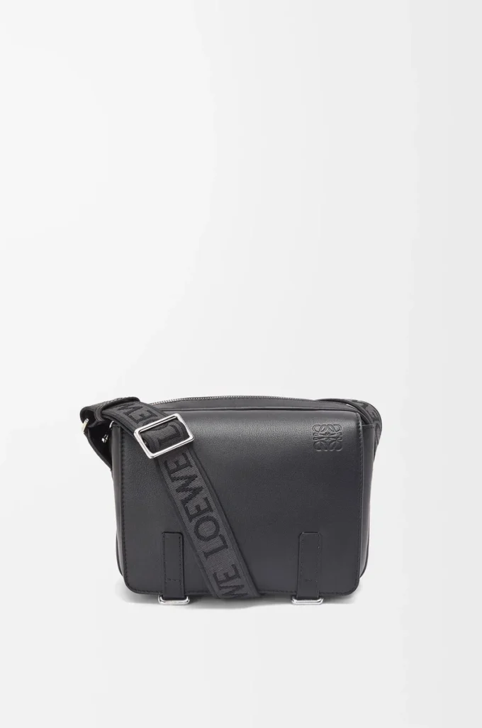 Bolso mensajero Military XS en piel de becerro suave y flexible y jacquard Negro Bolso mensajero Military XS en piel de becerro suave y flexible y jacquard Negro