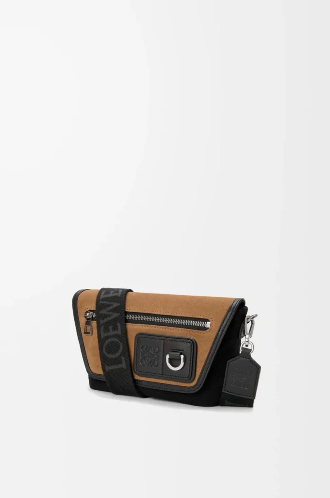 Bolso mensajero Mini Flex en lona y ante Negro/Oro oscuro Bolso mensajero Mini Flex en lona y ante Negro/Oro oscuro