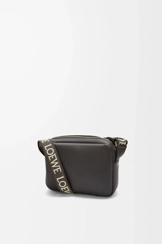 Bolso mensajero XS Military en piel de becerro suave y jacquard gris oscuro Bolso mensajero XS Military en piel de becerro suave y jacquard gris oscuro