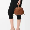 Bolso Mini Diamond Round Basket en piel de becerro Dark Tan Bolso Mini Diamond Round Basket en piel de becerro Dark Tan