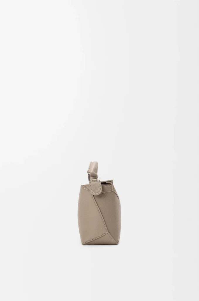 Bolso Mini Puzzle Edge en piel de becerro granulada suave Color arcilla Bolso Mini Puzzle Edge en piel de becerro granulada suave Color arcilla