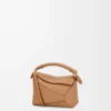 Bolso Mini Puzzle Edge en piel de becerro granulada suave color toffee Bolso Mini Puzzle Edge en piel de becerro granulada suave color toffee