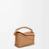 Bolso Mini Puzzle Edge en piel de becerro granulada suave color toffee Bolso Mini Puzzle Edge en piel de becerro granulada suave color toffee
