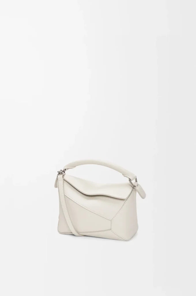 Bolso Mini Puzzle Edge en piel de becerro granulada suave Light Ghost Bolso Mini Puzzle Edge en piel de becerro granulada suave Light Ghost