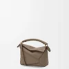 Bolso Mini Puzzle Edge en piel de becerro granulada suave Taupe Bolso Mini Puzzle Edge en piel de becerro granulada suave Taupe