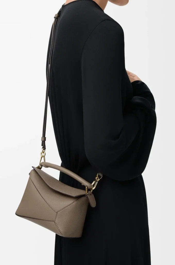 Bolso Mini Puzzle Edge en piel de becerro granulada suave Taupe Bolso Mini Puzzle Edge en piel de becerro granulada suave Taupe