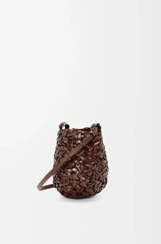 Bolso Nest Basket pequeño en piel de becerro color castaño Bolso Nest Basket pequeño en piel de becerro color castaño