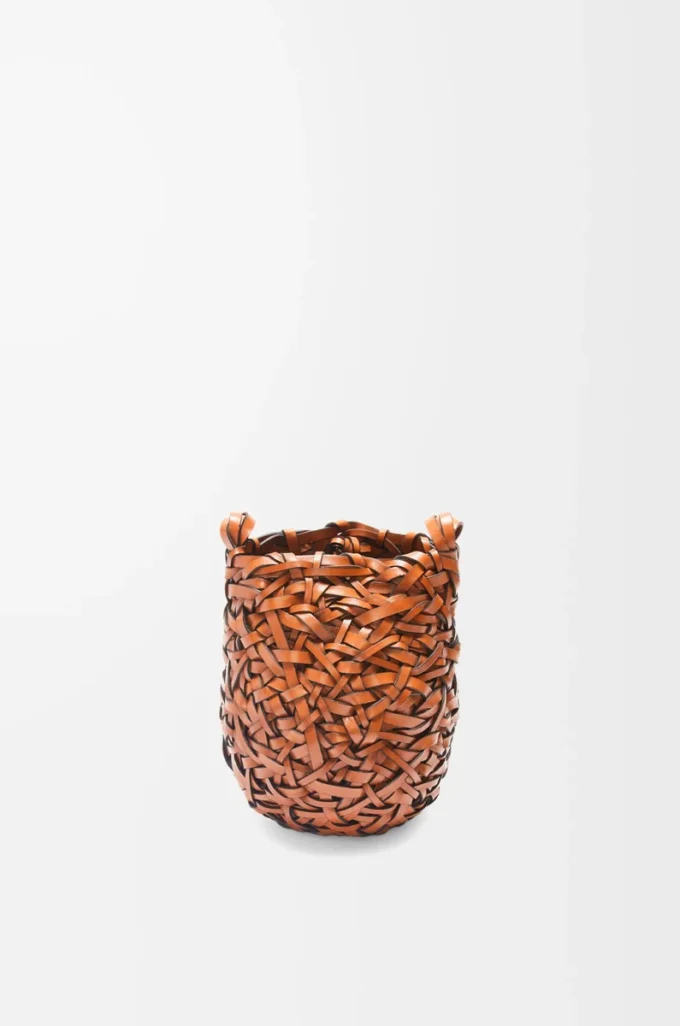 Bolso Nest Basket pequeño en piel de becerro color tostado Bolso Nest Basket pequeño en piel de becerro color tostado