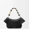 Bolso Ola mediano en piel de becerro lisa, color negro Bolso Ola mediano en piel de becerro lisa, color negro
