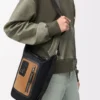 Bolso pequeño Flex Loop en lona y ante Negro/Oro oscuro Bolso pequeño Flex Loop en lona y ante Negro/Oro oscuro