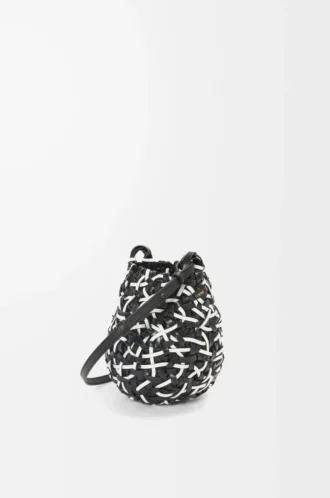 Bolso pequeño Nest Basket en piel de becerro Negro/Blanco