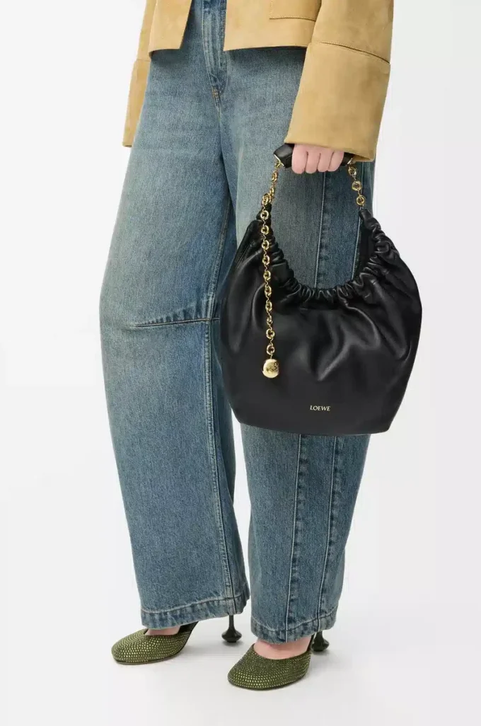 Bolso pequeño Squeeze en piel de cordero napa suave negro Bolso pequeño Squeeze en piel de cordero napa suave negro