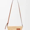 Bolso pochette Slit en rafia y piel de becerro Natural/Marrón claro Bolso pochette Slit en rafia y piel de becerro Natural/Marrón claro
