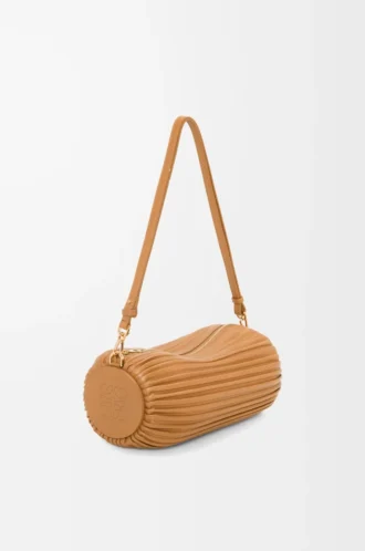 Bolso pulsera en piel de cordero napa plisada Warm Desert