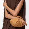 Bolso pulsera en piel de cordero napa plisada Warm Desert Bolso pulsera en piel de cordero napa plisada Warm Desert