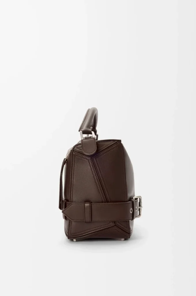 Bolso Puzzle Biker grande en piel de becerro brillante color castaño oscuro Bolso Puzzle Biker grande en piel de becerro brillante color castaño oscuro