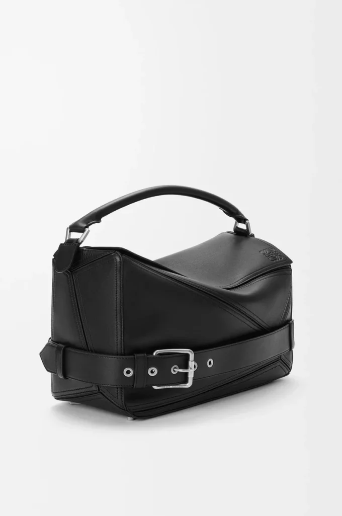 Bolso Puzzle Biker grande en piel de becerro brillante, color negro Bolso Puzzle Biker grande en piel de becerro brillante, color negro
