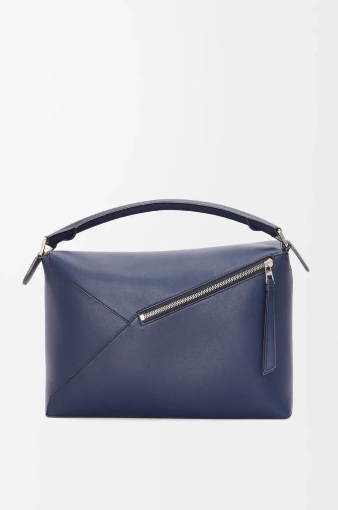 Bolso Puzzle Edge grande en piel de becerro clásica azul abismo Bolso Puzzle Edge grande en piel de becerro clásica azul abismo