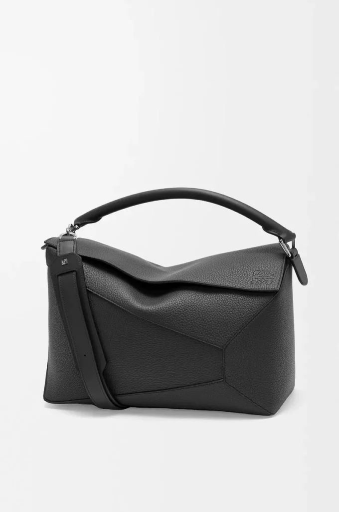 Bolso Puzzle Edge grande en piel de becerro granulada, color negro Bolso Puzzle Edge grande en piel de becerro granulada, color negro