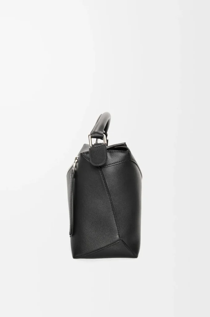 Bolso Puzzle Edge mediano en piel de becerro clásica, color negro Bolso Puzzle Edge mediano en piel de becerro clásica, color negro