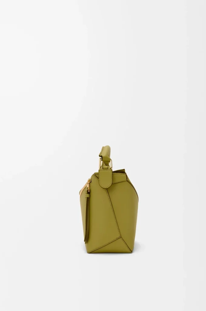 Bolso Puzzle Edge pequeño en piel de becerro clásica Light Moss Bolso Puzzle Edge pequeño en piel de becerro clásica Light Moss