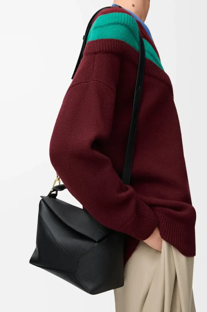 Bolso Puzzle Edge pequeño en piel de becerro granulada suave, color negro Bolso Puzzle Edge pequeño en piel de becerro granulada suave, color negro