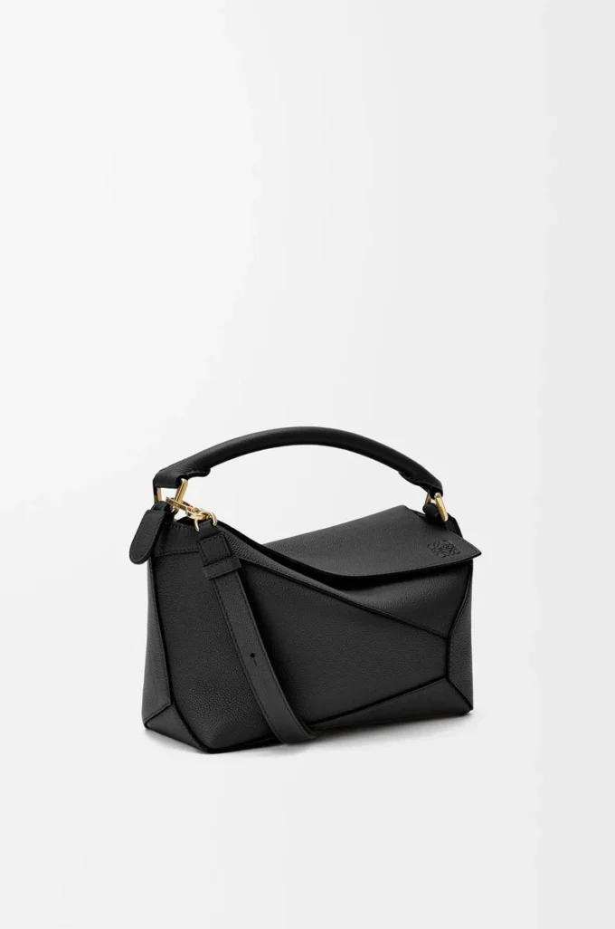 Bolso Puzzle Edge pequeño en piel de becerro granulada suave, color negro Bolso Puzzle Edge pequeño en piel de becerro granulada suave, color negro