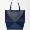 Bolso Puzzle Fold XL en piel de becerro brillante azul abismo Bolso Puzzle Fold XL en piel de becerro brillante azul abismo