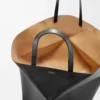 Bolso Puzzle Fold XXL en piel de becerro brillante Negro Bolso Puzzle Fold XXL en piel de becerro brillante Negro