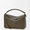 Bolso Puzzle grande en piel de becerro granulada flexible color tundra Bolso Puzzle grande en piel de becerro granulada flexible color tundra