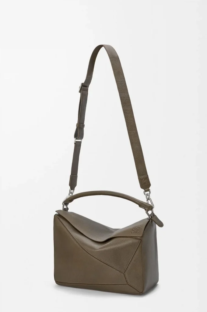 Bolso Puzzle grande en piel de becerro granulada flexible color tundra Bolso Puzzle grande en piel de becerro granulada flexible color tundra