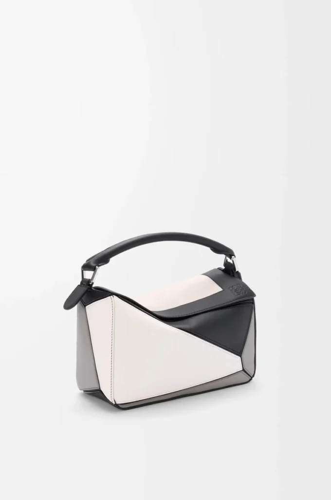 Bolso Puzzle pequeño en piel de becerro napa Gris/Light Ghost Bolso Puzzle pequeño en piel de becerro napa Gris/Light Ghost