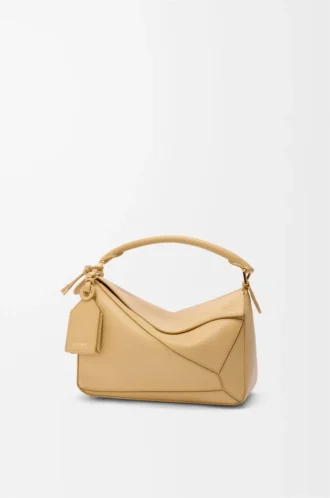 Bolso Puzzle pequeño Featherlight en piel de cordero napa Dark Butter