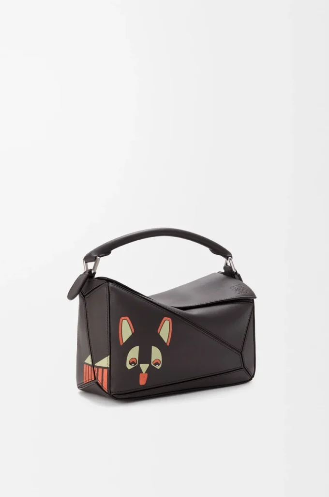 Bolso Puzzle pequeño Futurist Cat en piel de becerro clásica Dark Taupe Bolso Puzzle pequeño Futurist Cat en piel de becerro clásica Dark Taupe