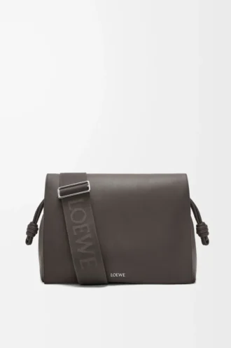 Bolso satchel Flamenco en piel de becerro flexible y brillante Gris oscuro