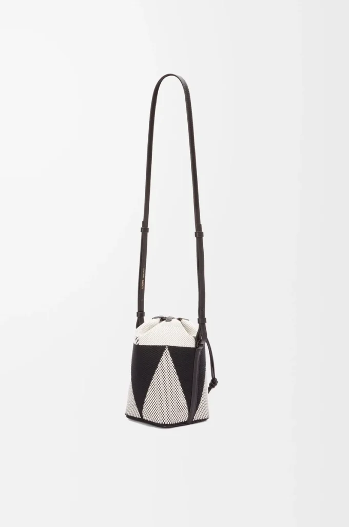 Bolso tipo cubo Small Treasure Bako en jacquard de lona y piel de becerro Natural/Negro Bolso tipo cubo Small Treasure Bako en jacquard de lona y piel de becerro Natural/Negro