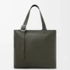 Bolso tote con cremallera Loop en piel de becerro granulada flexible Dark Khaki Bolso tote con cremallera Loop en piel de becerro granulada flexible Dark Khaki