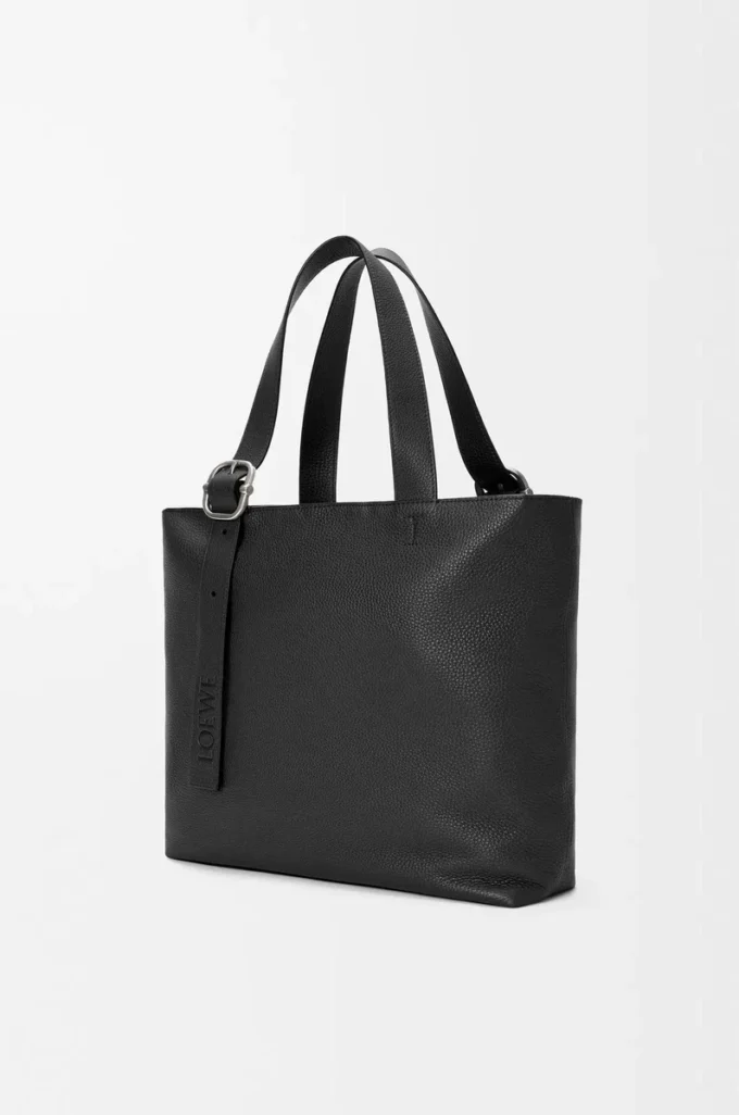 Bolso tote con cremallera y asas en piel de becerro granulada flexible Negro Bolso tote con cremallera y asas en piel de becerro granulada flexible Negro