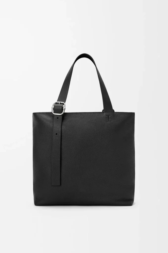 Bolso tote con cremallera y asas en piel de becerro granulada flexible Negro Bolso tote con cremallera y asas en piel de becerro granulada flexible Negro
