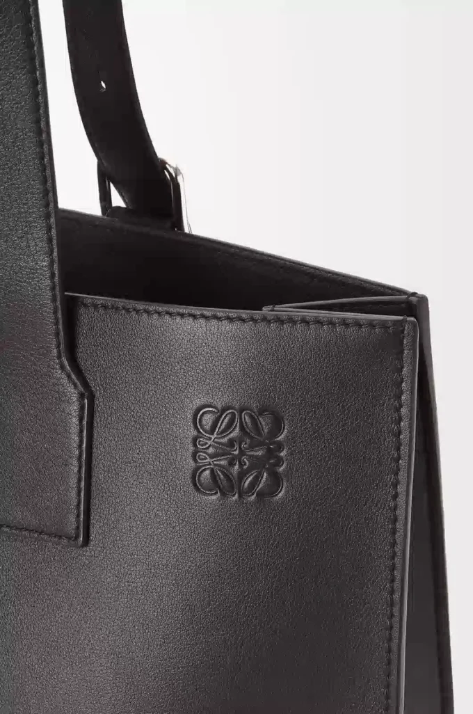 Bolso tote horizontal Buckle en piel de becerro clásica negra Bolso tote horizontal Buckle en piel de becerro clásica negra