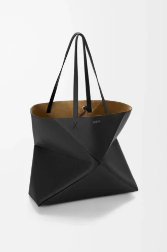 Bolso tote Puzzle Fold grande horizontal en suave piel de becerro granulada. Negro