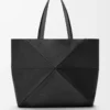 Bolso tote Puzzle Fold grande horizontal en suave piel de becerro granulada. Negro Bolso tote Puzzle Fold grande horizontal en suave piel de becerro granulada. Negro