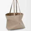 Bolso tote Puzzle Fold mediano horizontal en piel de becerro granulada suave Color arcilla Bolso tote Puzzle Fold mediano horizontal en piel de becerro granulada suave Color arcilla
