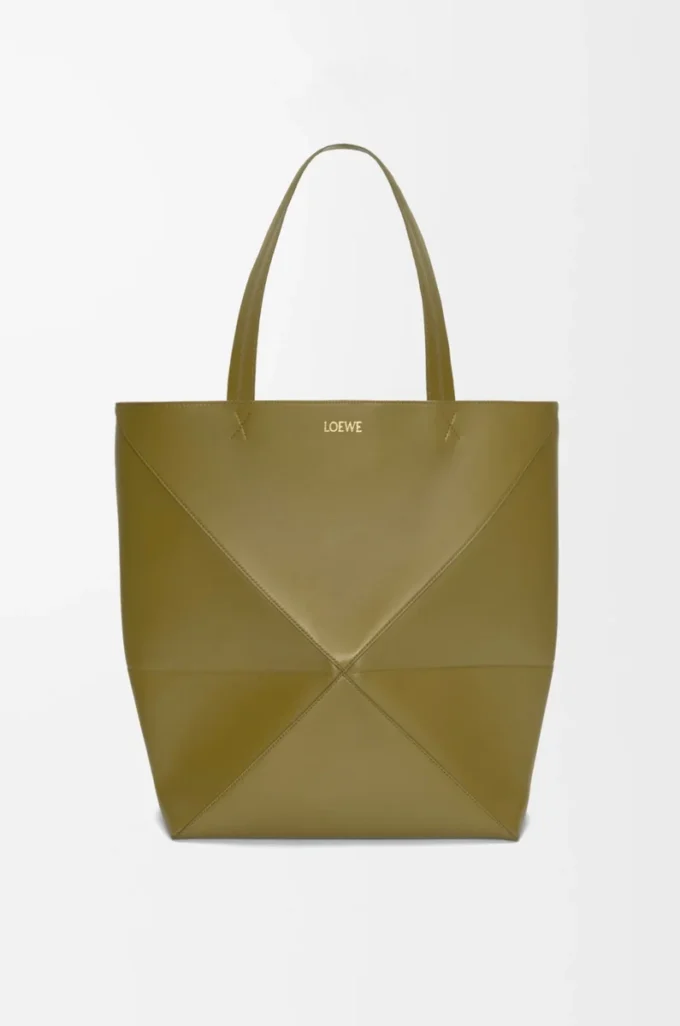 Bolso tote Puzzle Fold XL en piel de becerro brillante color oliva Bolso tote Puzzle Fold XL en piel de becerro brillante color oliva
