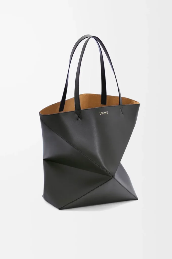 Bolso tote XL Puzzle Fold en piel de becerro brillante, color negro