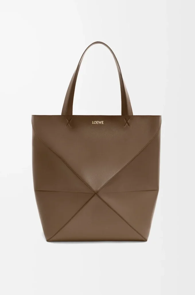 Bolso tote XL Puzzle Fold en piel de becerro brillante color umbra Bolso tote XL Puzzle Fold en piel de becerro brillante color umbra