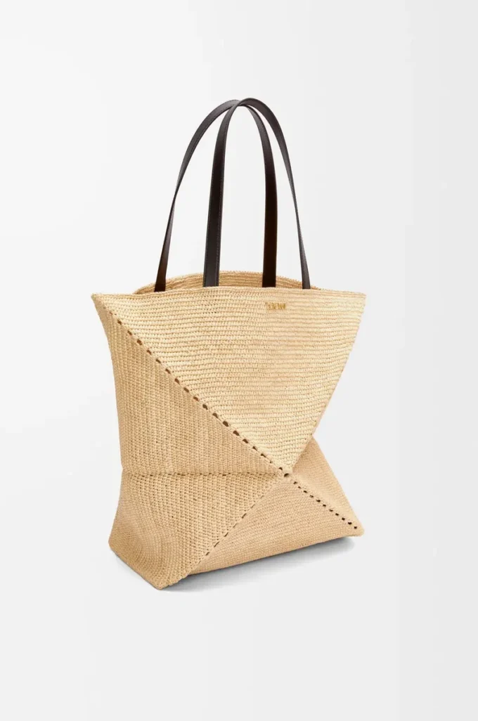 Bolso XL Puzzle Fold en rafia Natural/Negro Bolso XL Puzzle Fold en rafia Natural/Negro