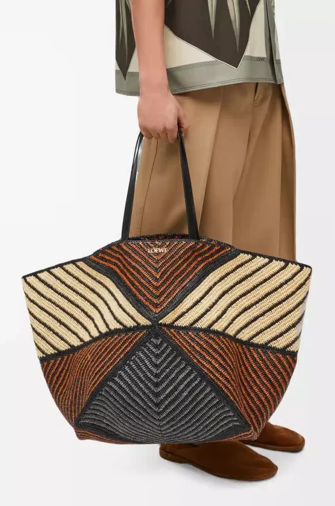 Bolso XXL Puzzle Fold en rafia Natural/Miel dorada Bolso XXL Puzzle Fold en rafia Natural/Miel dorada