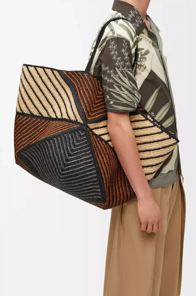 Bolso XXL Puzzle Fold en rafia Natural/Miel dorada Bolso XXL Puzzle Fold en rafia Natural/Miel dorada